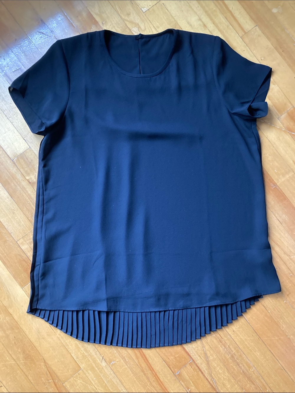 Black Pleated Back Cap Sleeve Top - Hi lo top